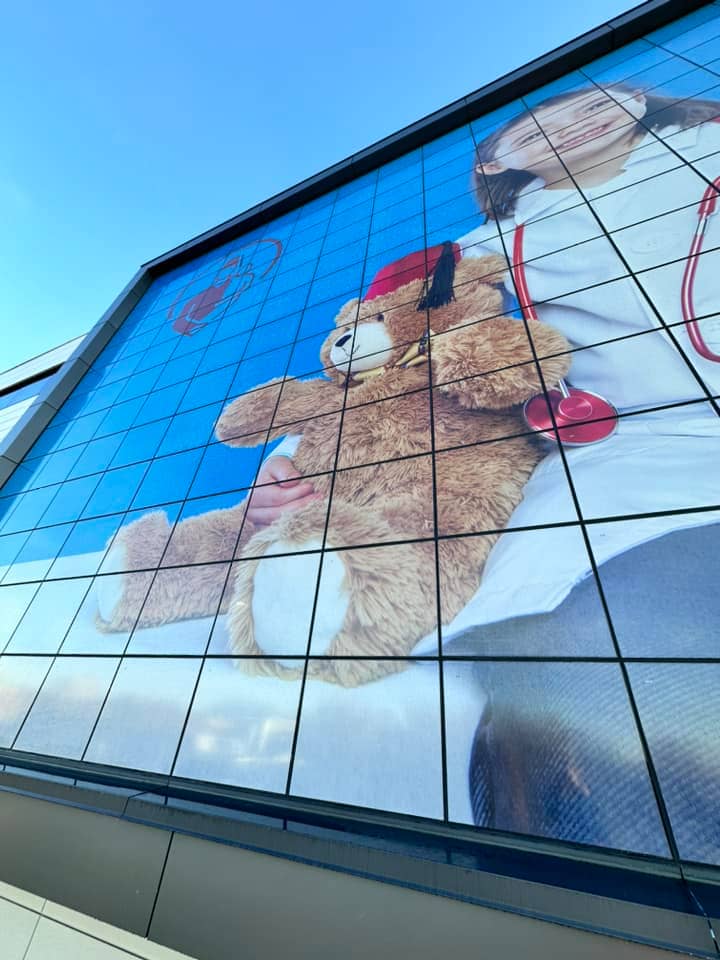 Illustrated façade (teddy bear) of Shriners Hospital